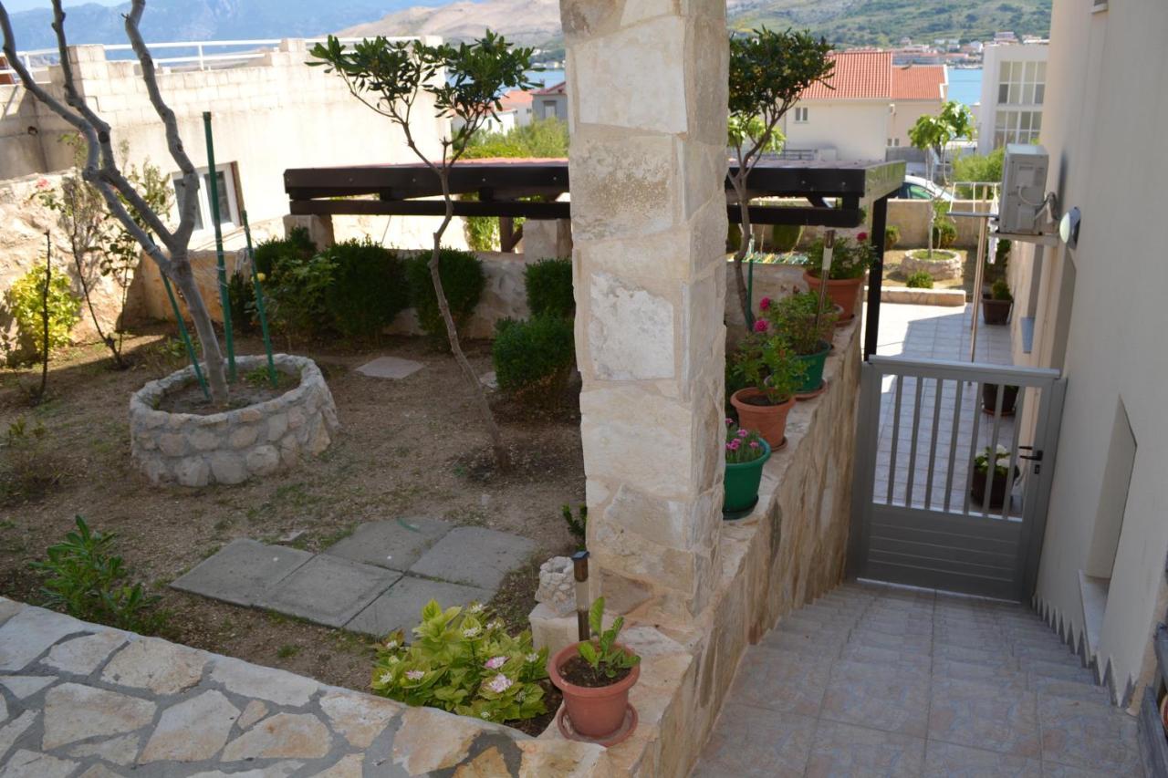 Apartment Lora Pag Town Esterno foto