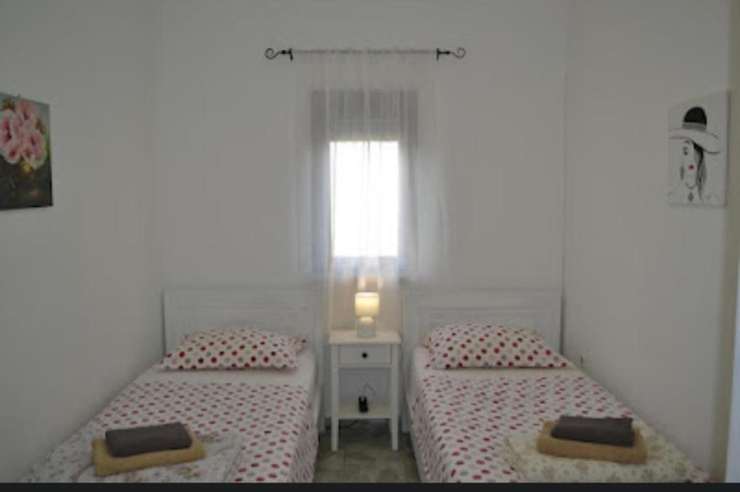 Apartment Lora Pag Town Esterno foto