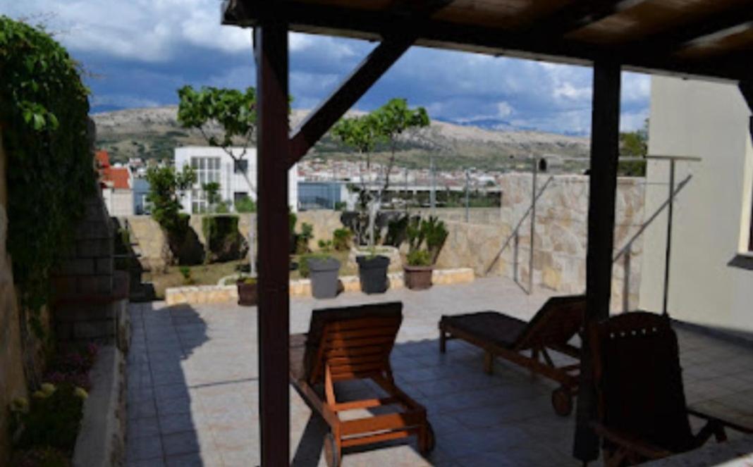 Apartment Lora Pag Town Esterno foto